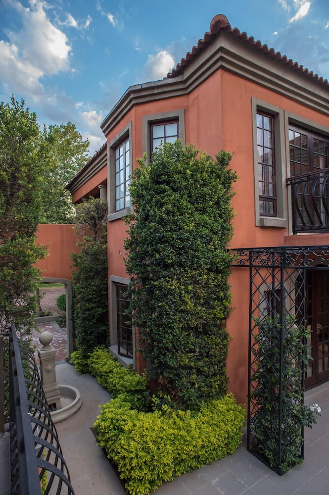 Ivory Manor Boutique Hotel 3/50
