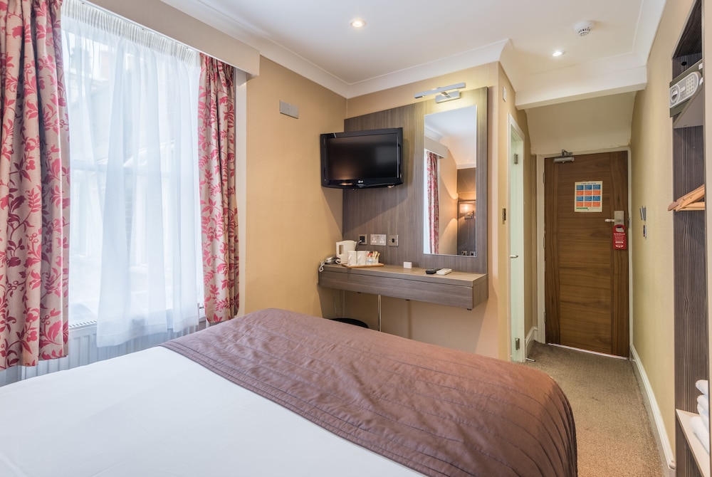 Brunel Hotel 27/67