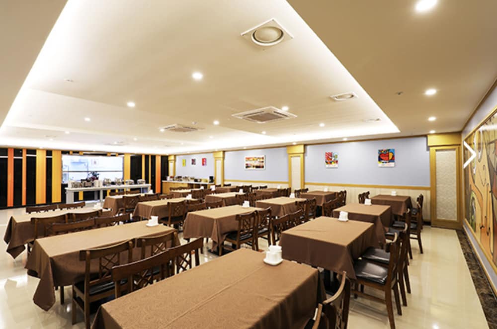Hotel Golden Hill 52/65