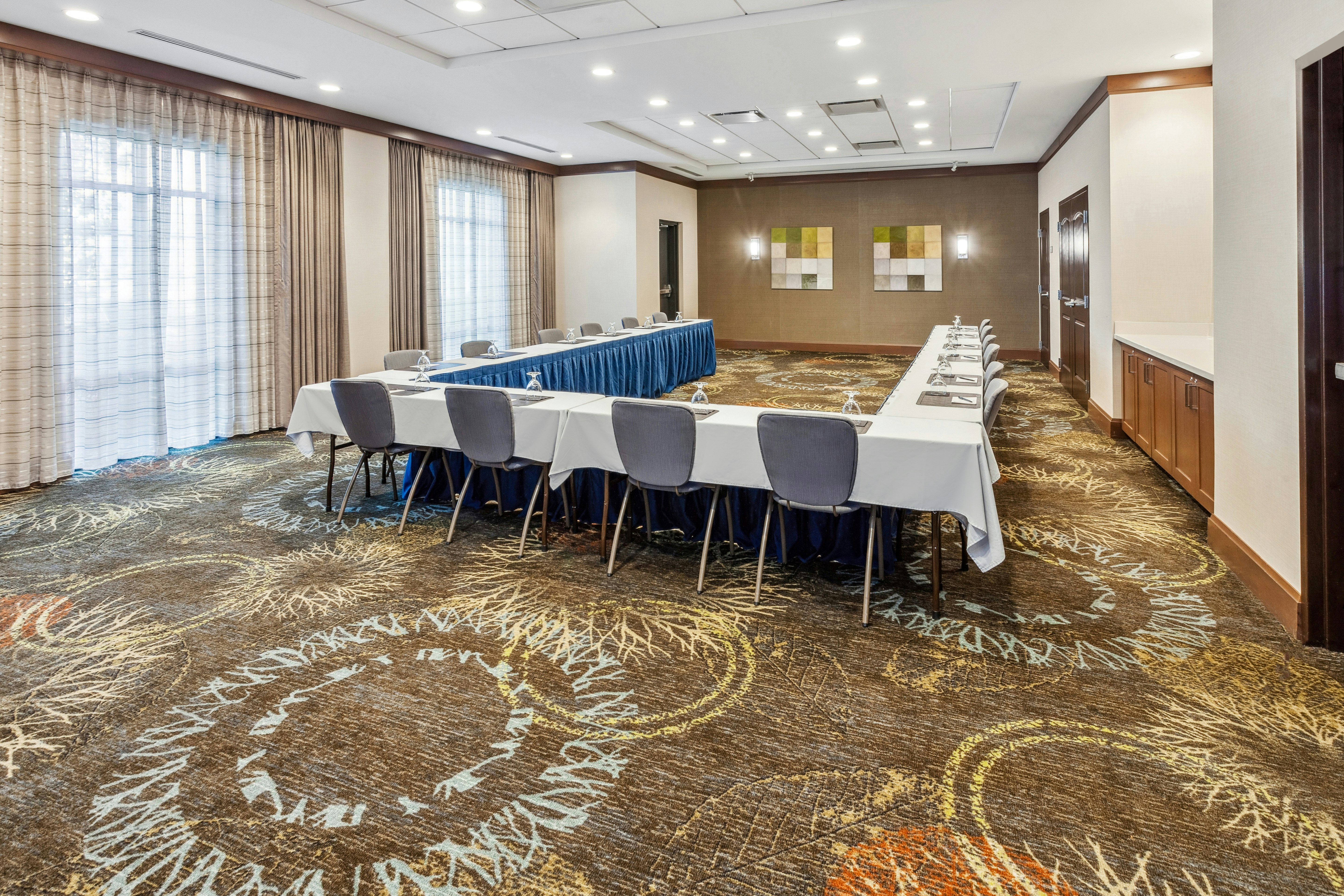 Staybridge Suites Albany Wolf Rd Colonie Center 40/50