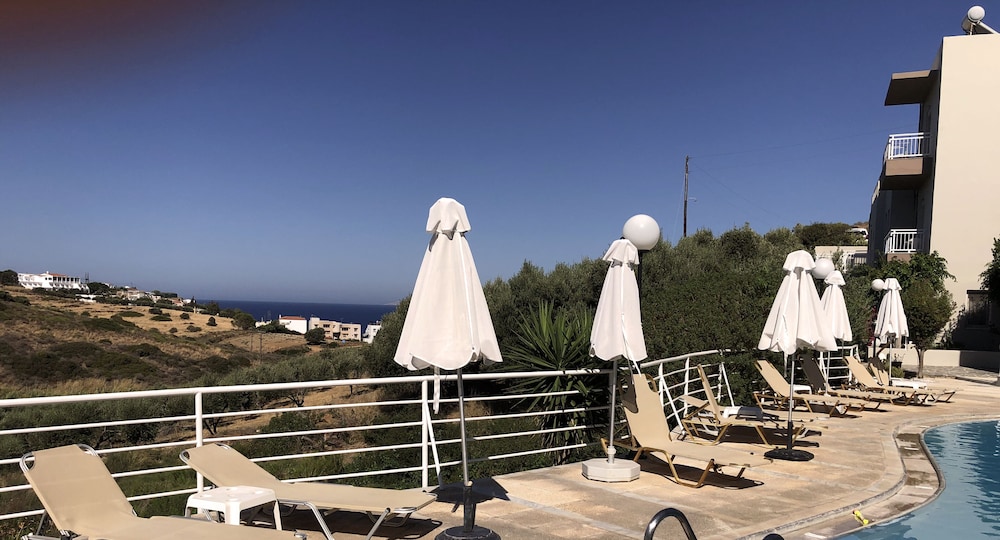Pelagia Bay 68/74