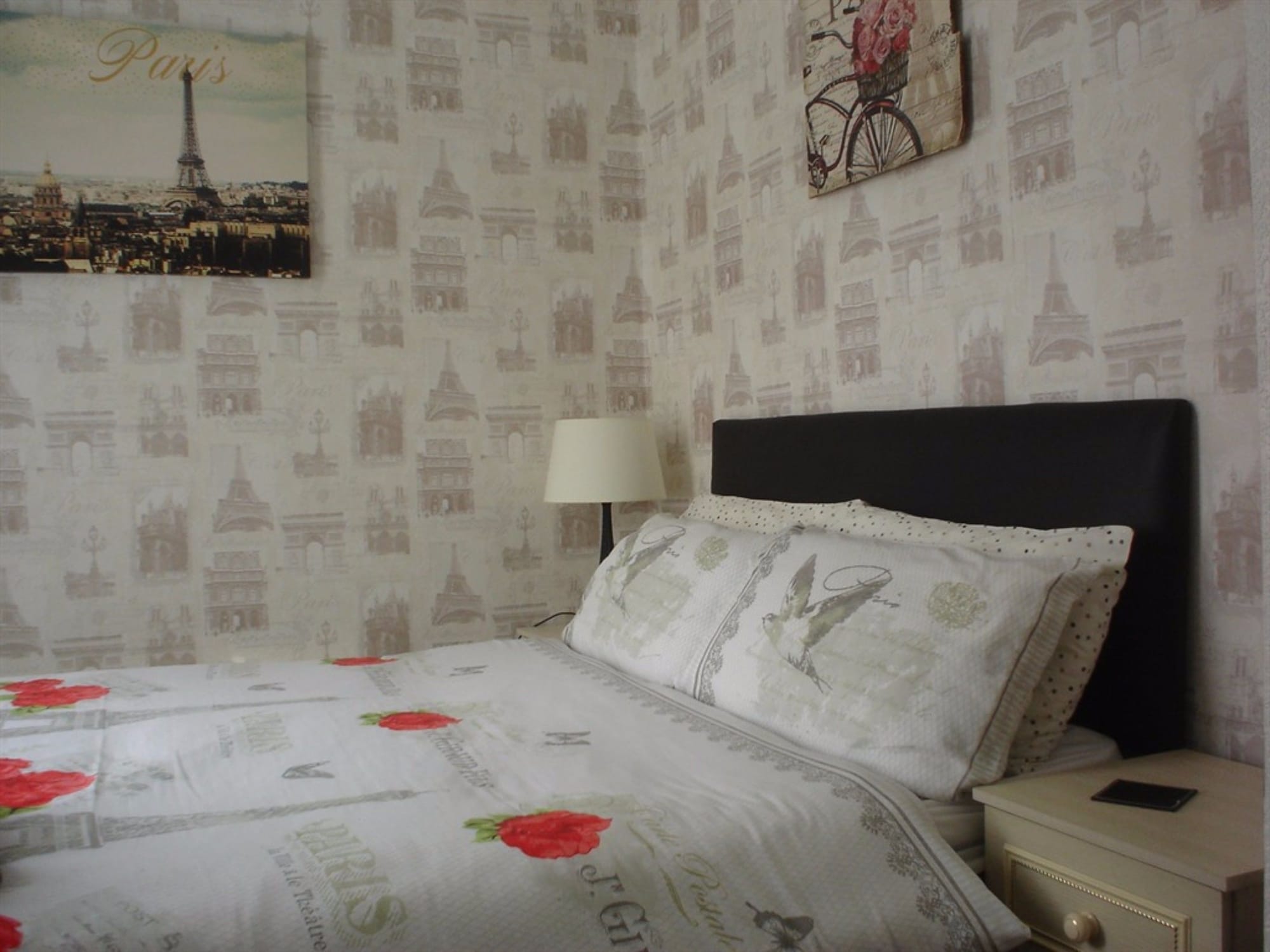 ROOM, DOUBLE BED