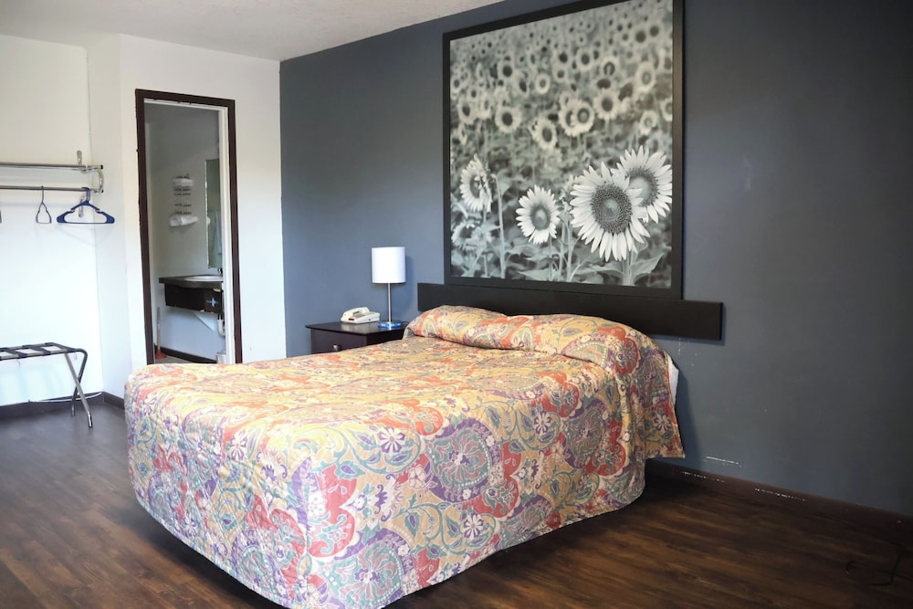 Room, Queen Bed
