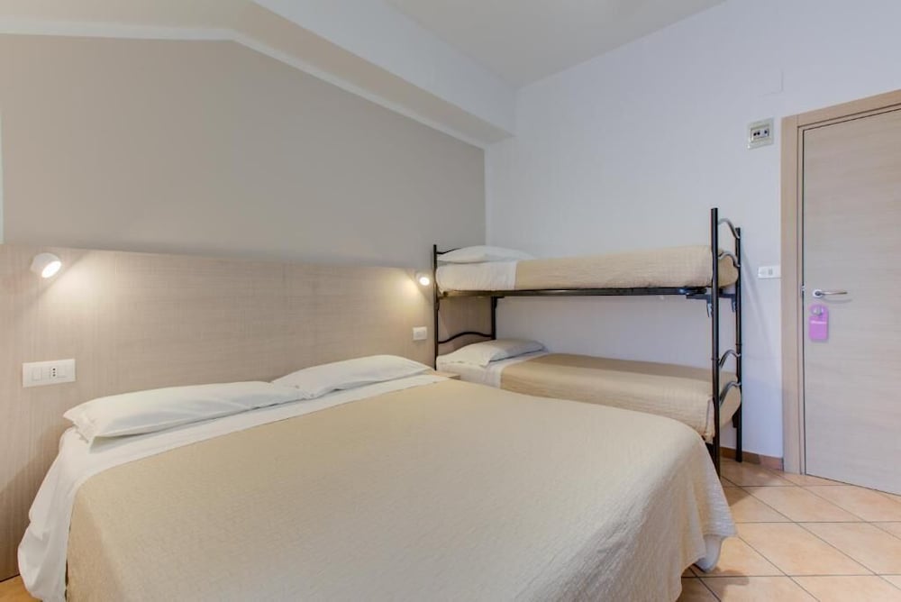 HOTEL CIMAROSA 18/52
