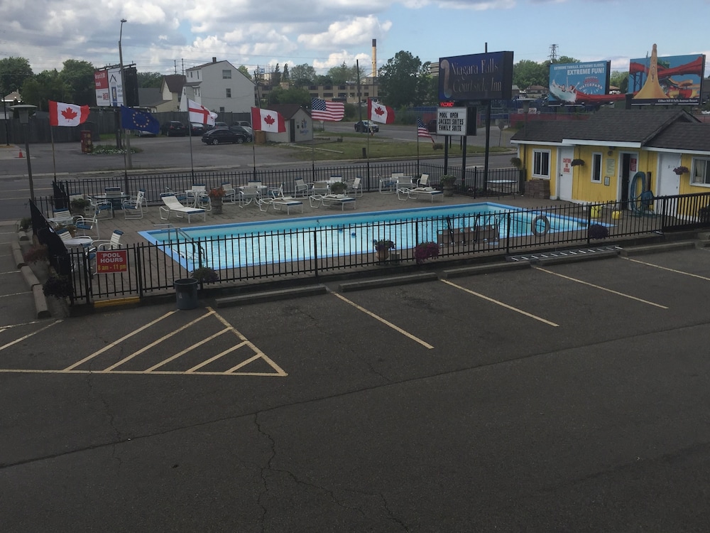 Niagara Falls Courtside Inn Hotel 32/41