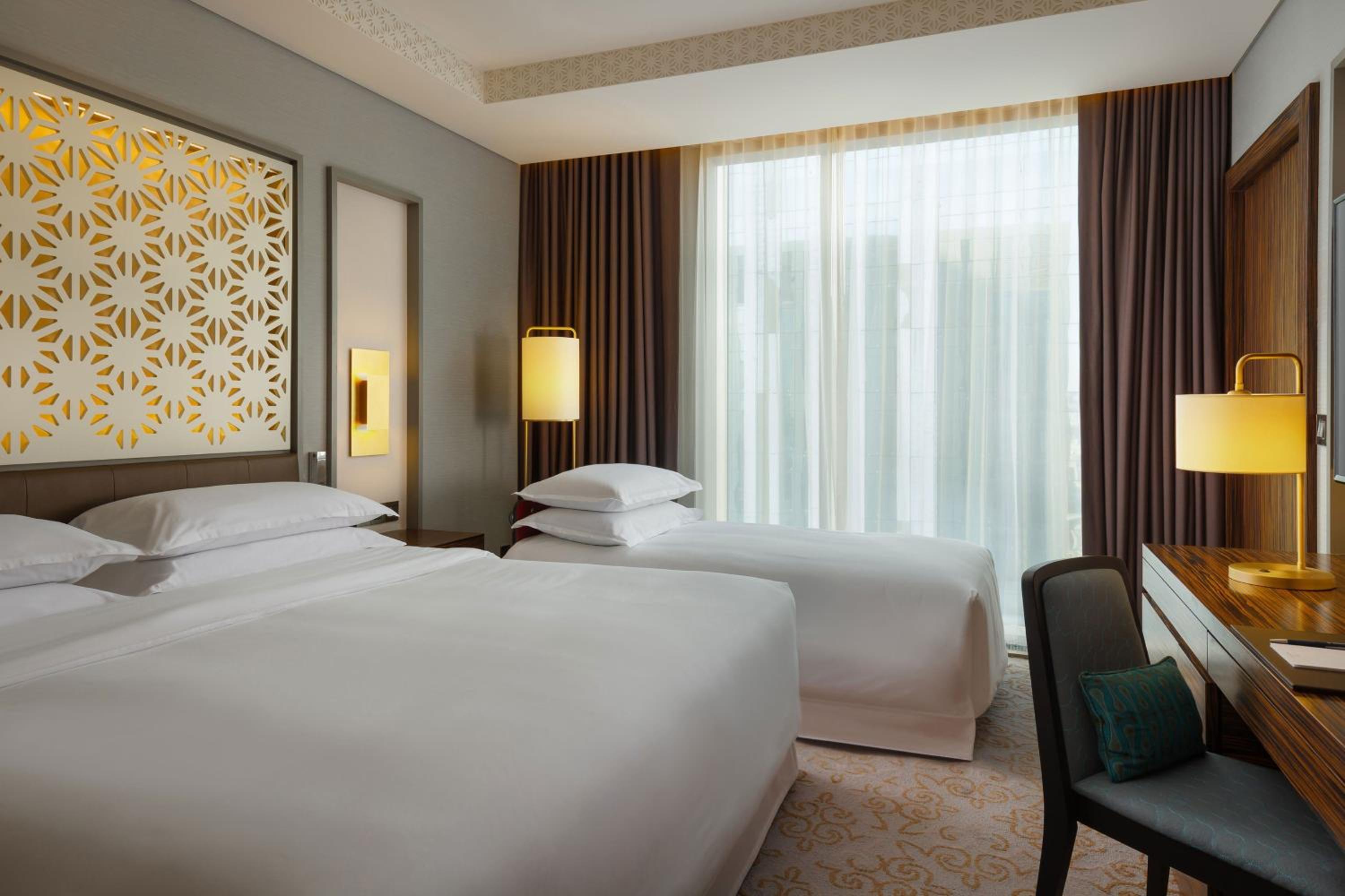 غرفة ديلوكس بسرير كينج، Sheraton Astana Hotel 6/8