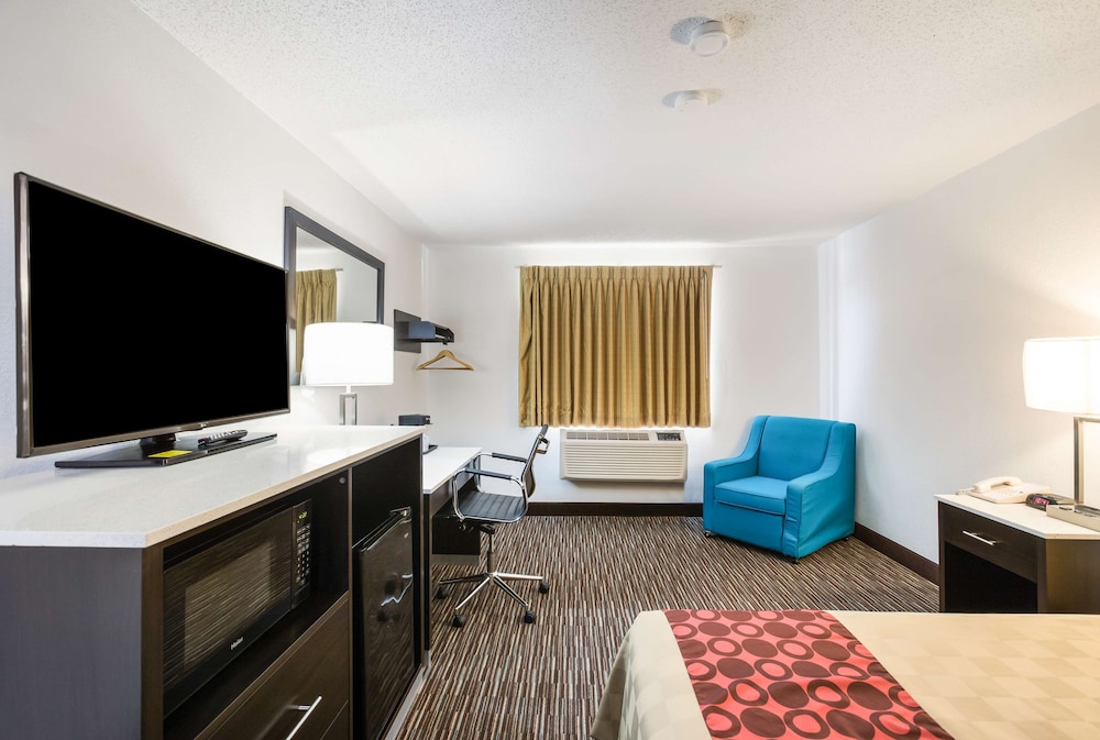 Americas Best Value Inn Charlotte Mi 25/30