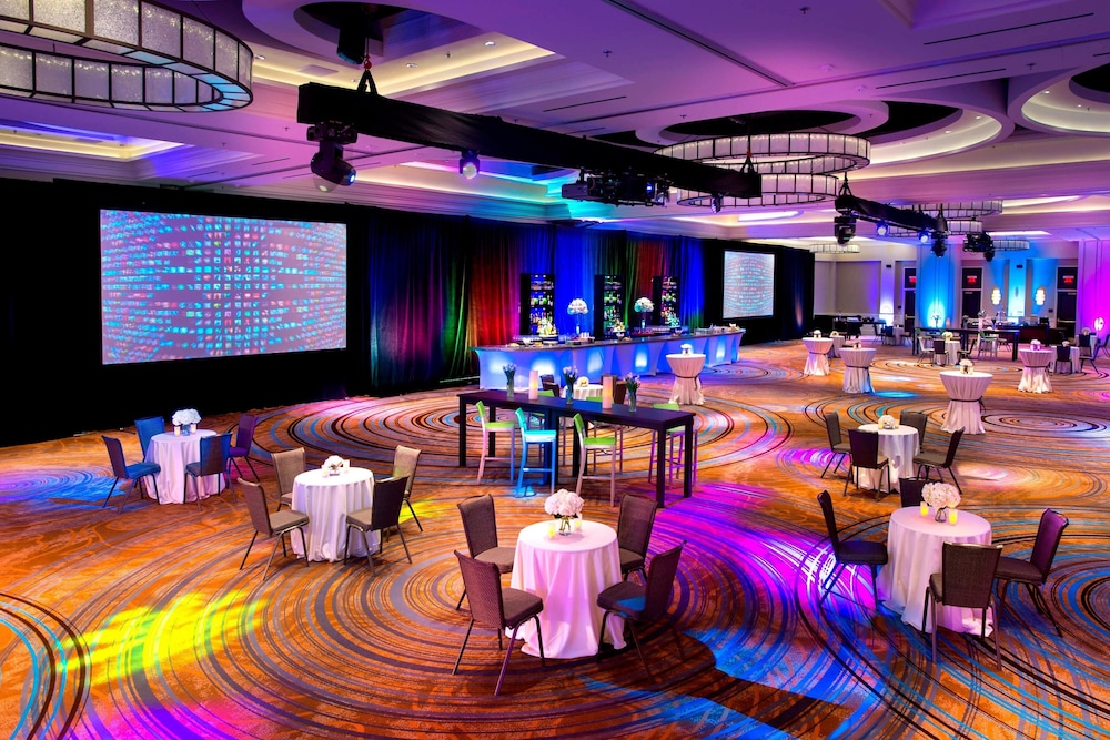 Newark Liberty International Airport Marriott 27/45