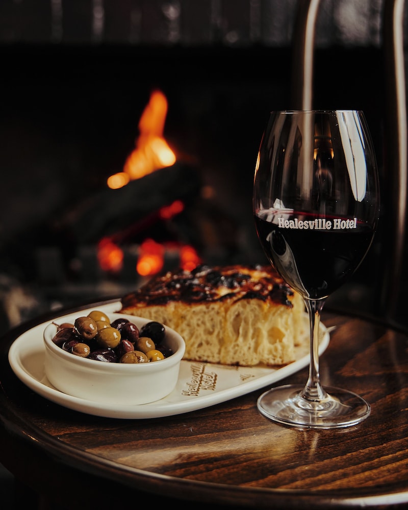 HEALESVILLE HOTEL 22/50