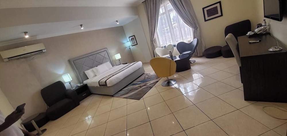 Morning Side Suites 21/50