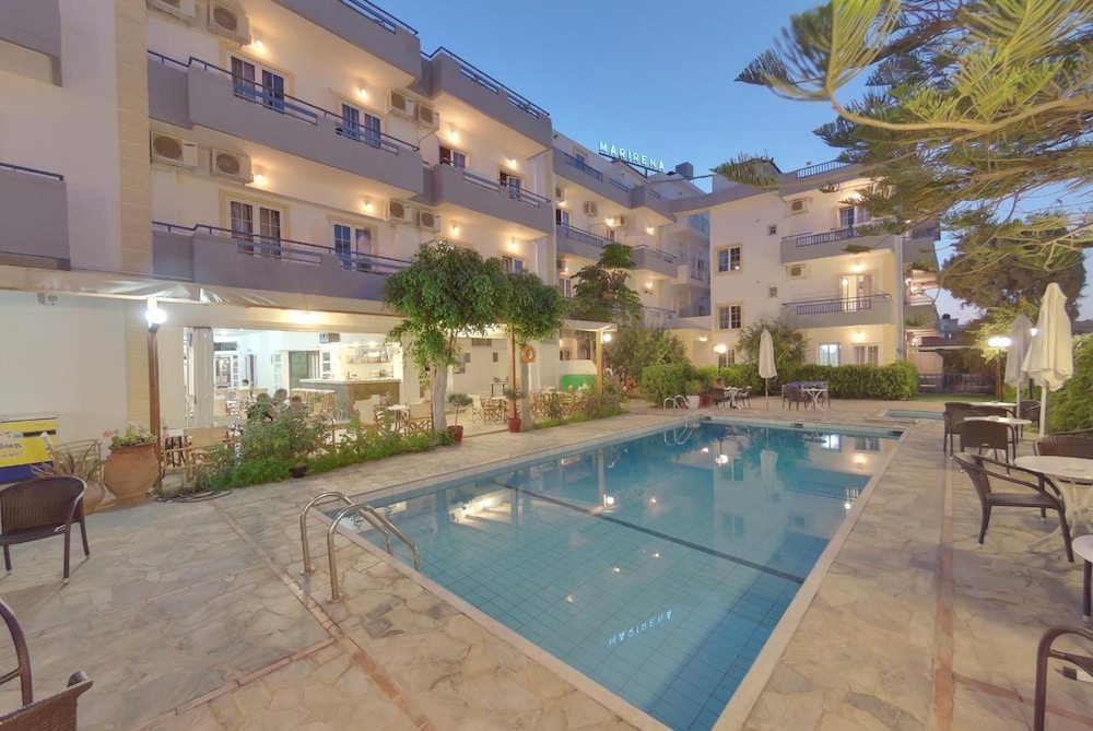 Marirena Hotel 39/41