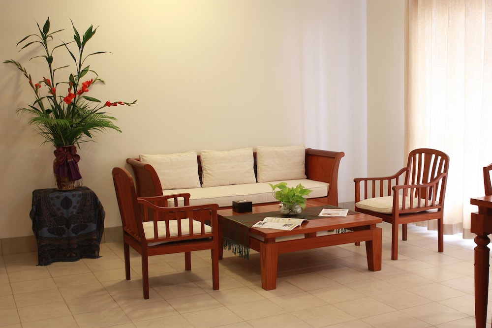 Lux Riverside Hotel & Apartment 75/99