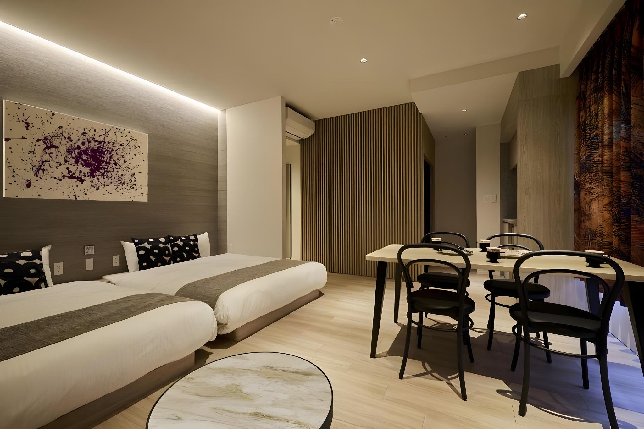 Universal, 2 Queen Beds