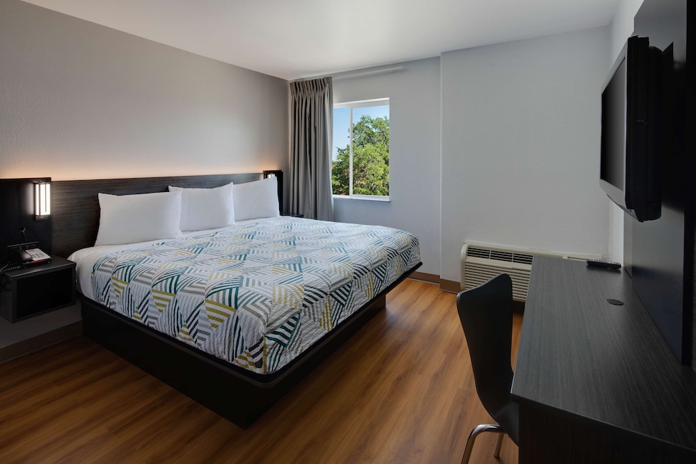 Motel6 San Antonio Tx Airport 23/60