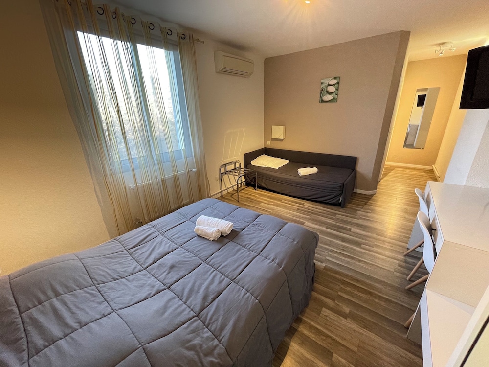 HOTEL LES CHENES 8/50