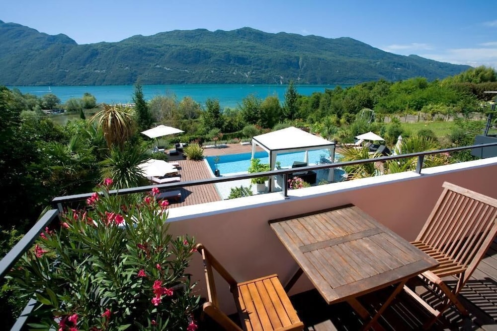 Les Suites Du Lac 44/50