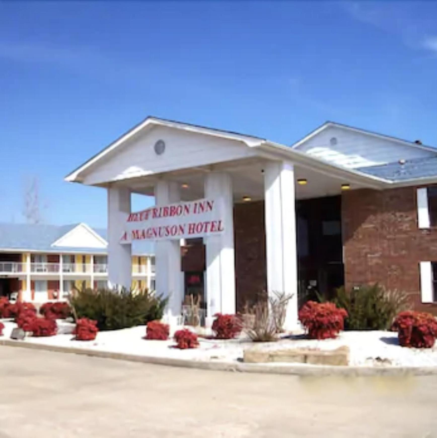 Blue Ribbon Inn and Suites 1/26
