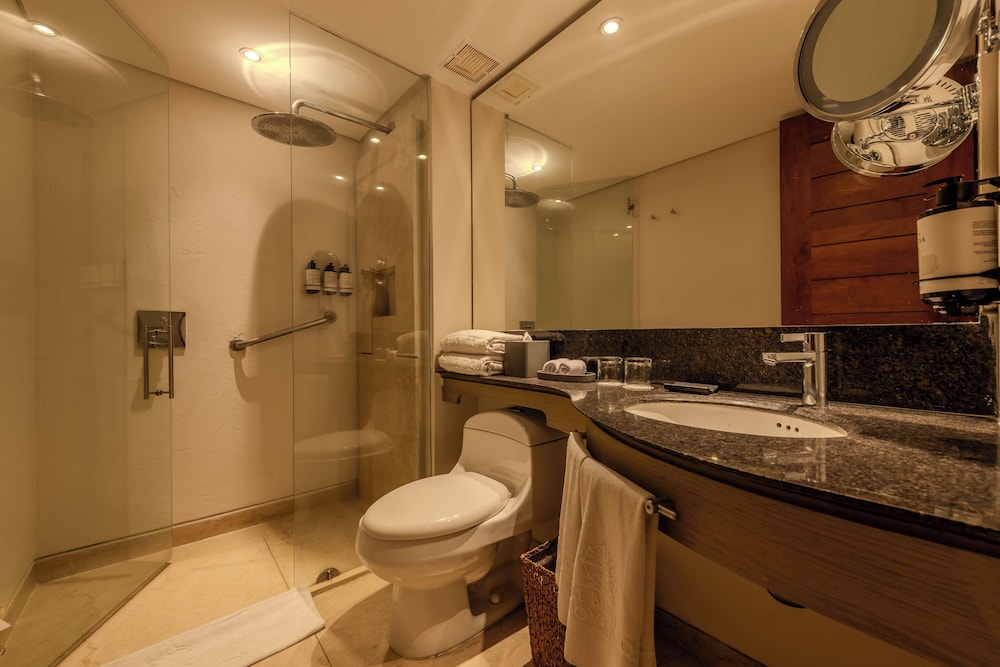 Bovedas de Santa Clara Boutique Hotel 76/78
