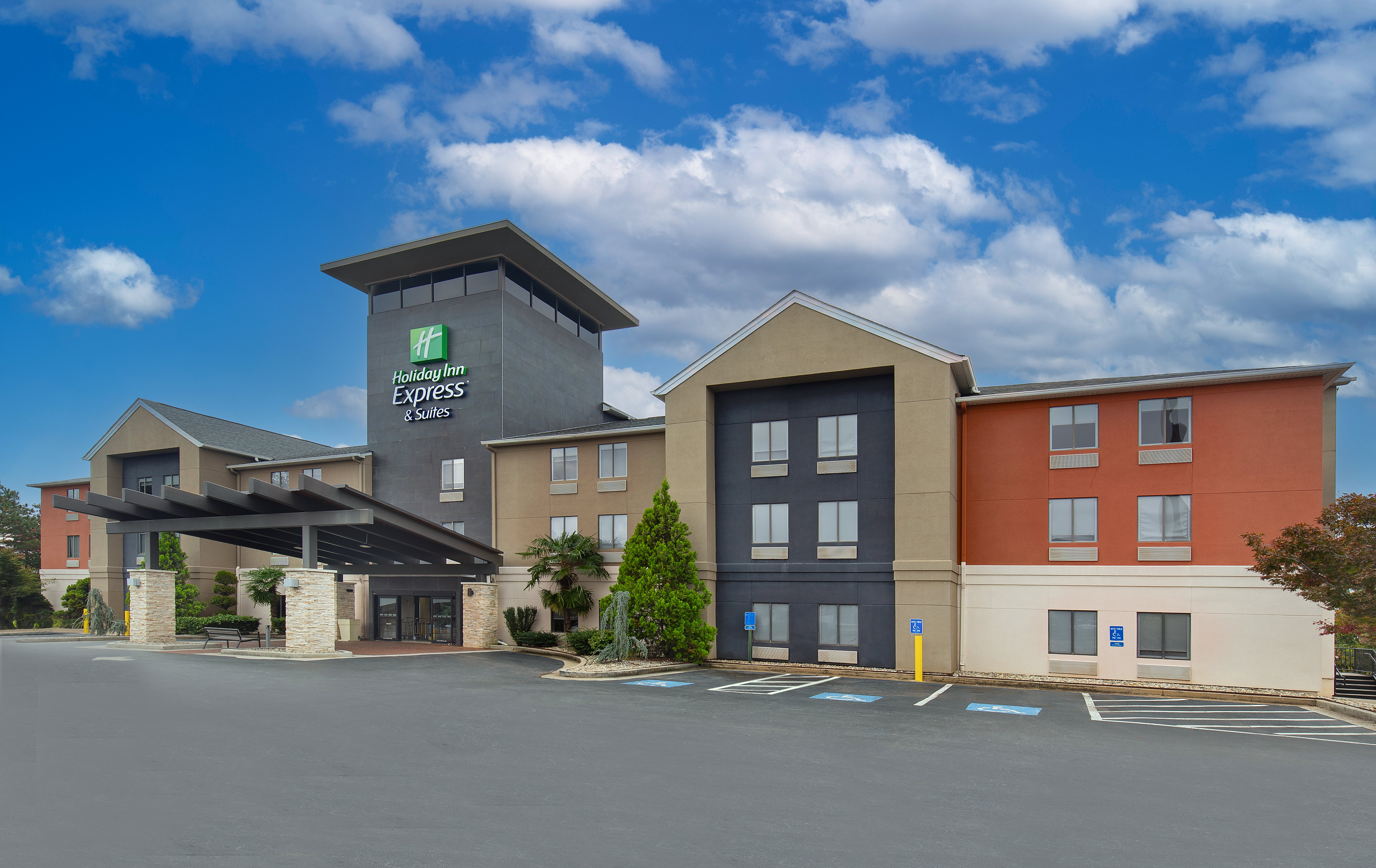 Holiday Inn Express And Suites Locust Grove 2/30