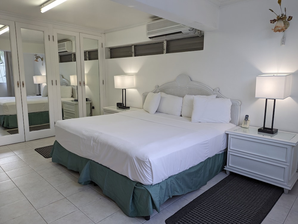 Pirate’s Inn Apartment Hotel 18/59