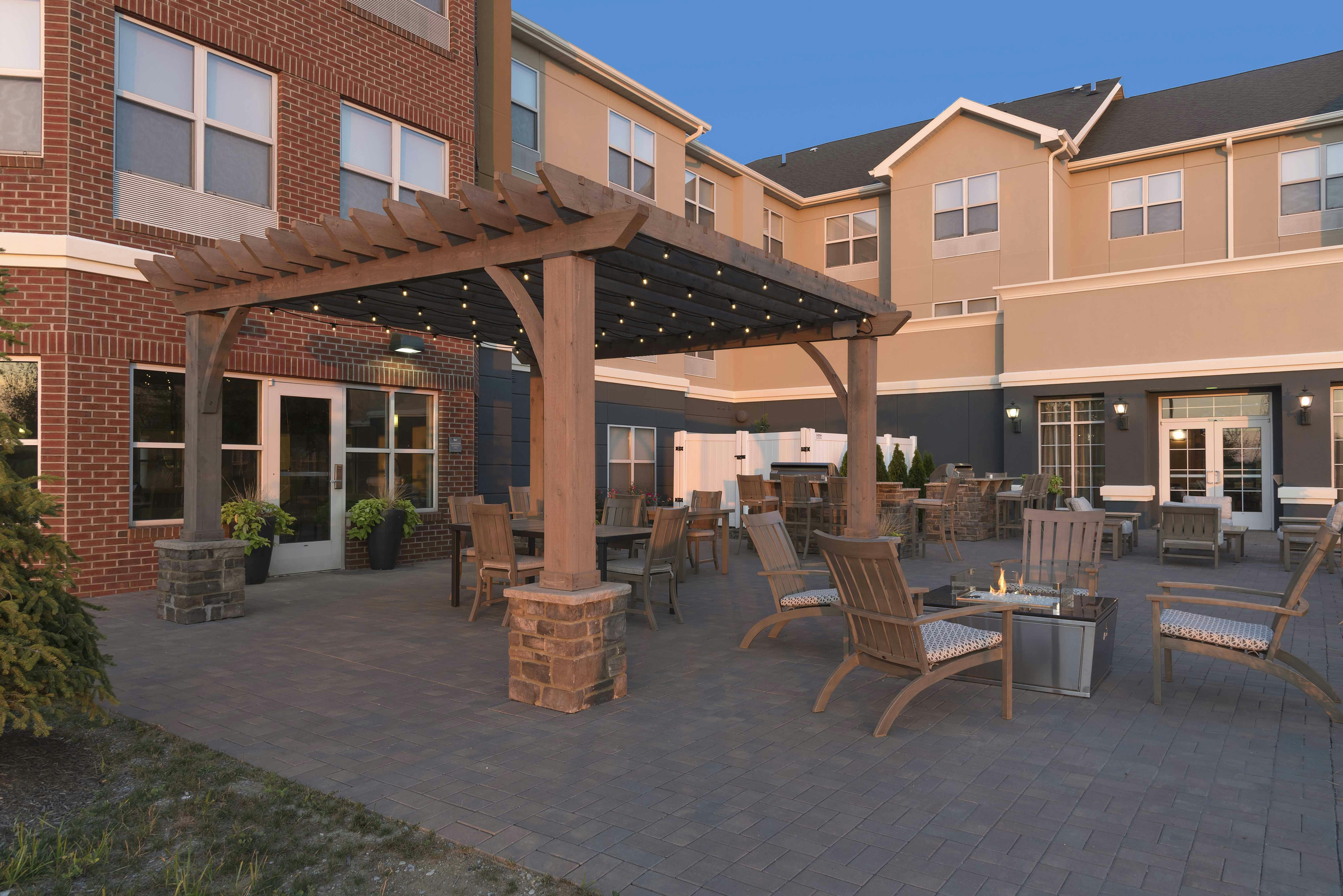 Homewood Suites By Hilton Indianapolis Airport Plainfield 16/17