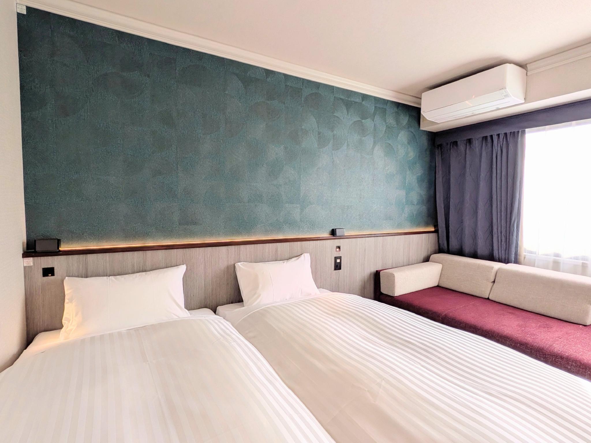 Hollywood, Twin Beds