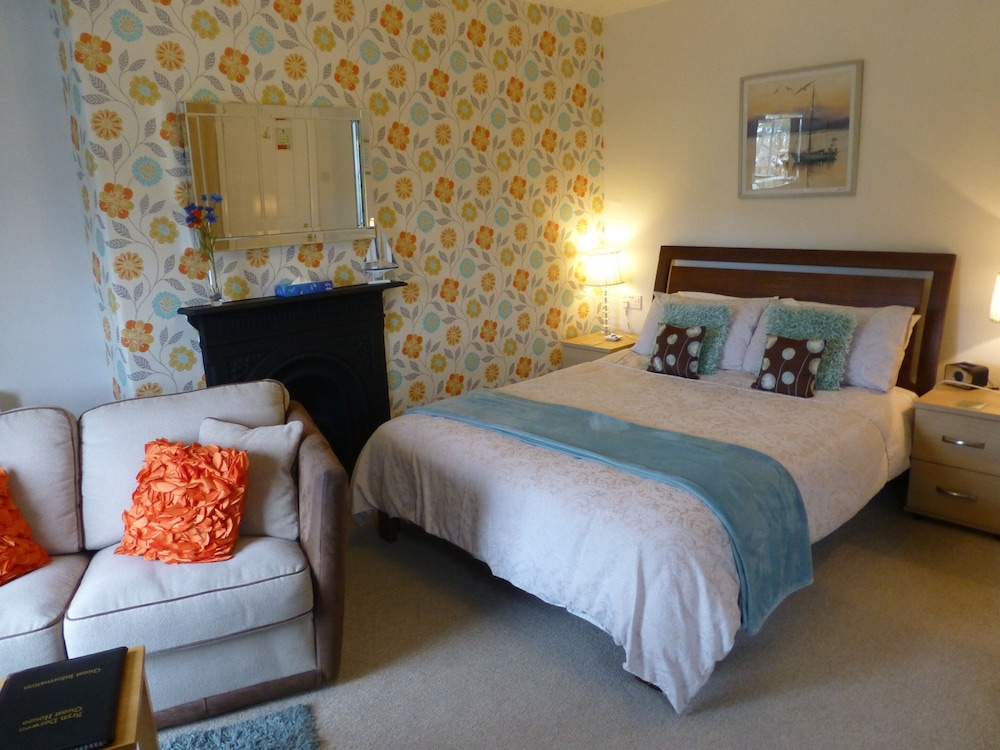Bryn Derwen Guest House 27/60