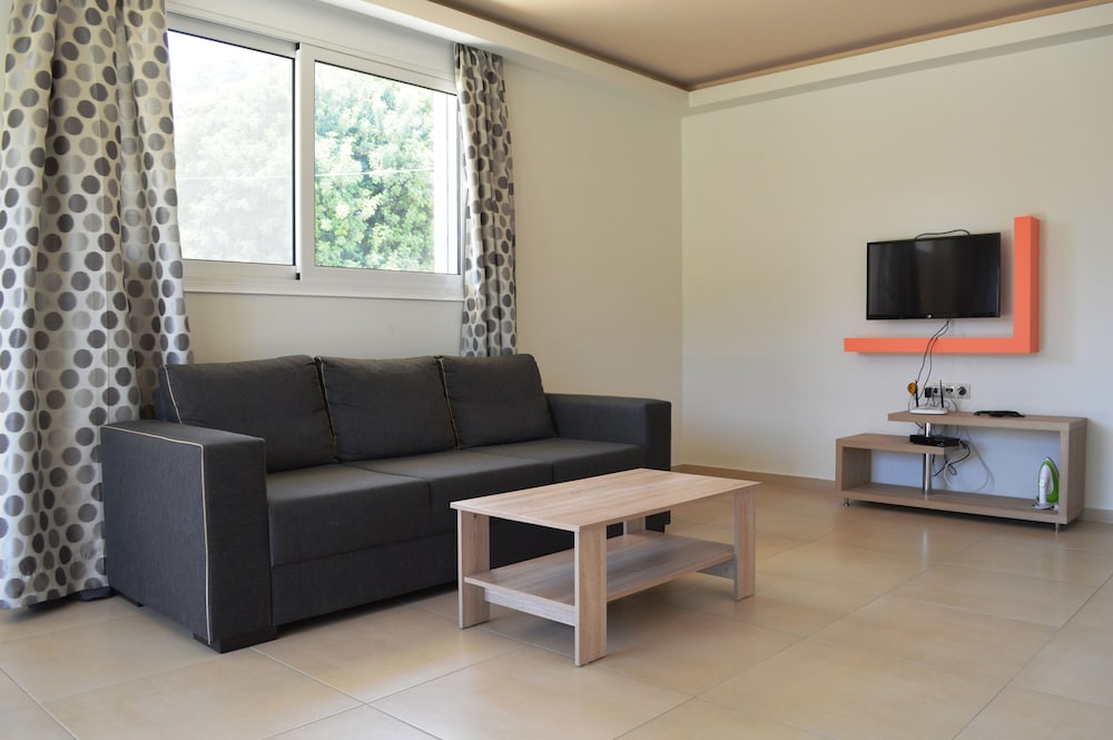 Matala Bay Apartments 36/64