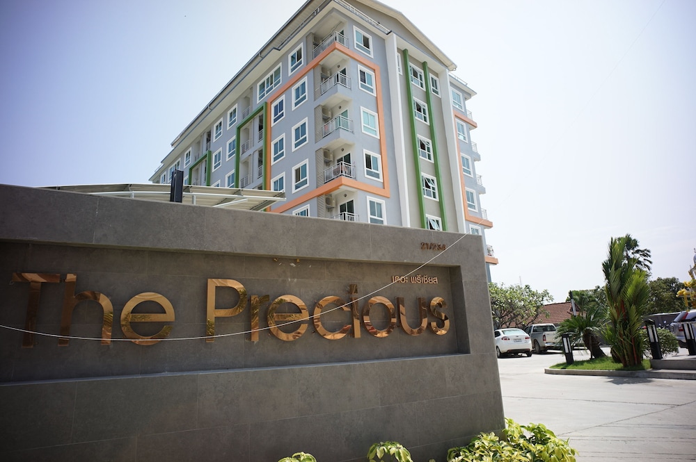 The Precious Apartment 8/66