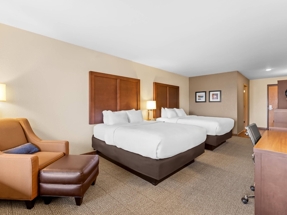 Comfort Inn and Suites Munising - Lakefront 18/49