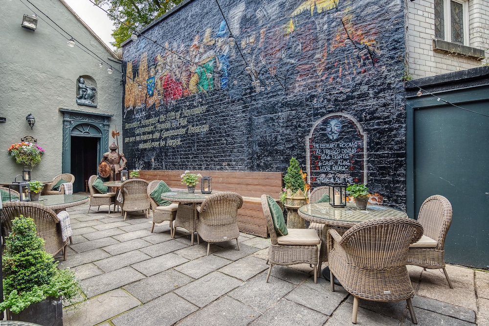 Guy Fawkes Inn 46/63