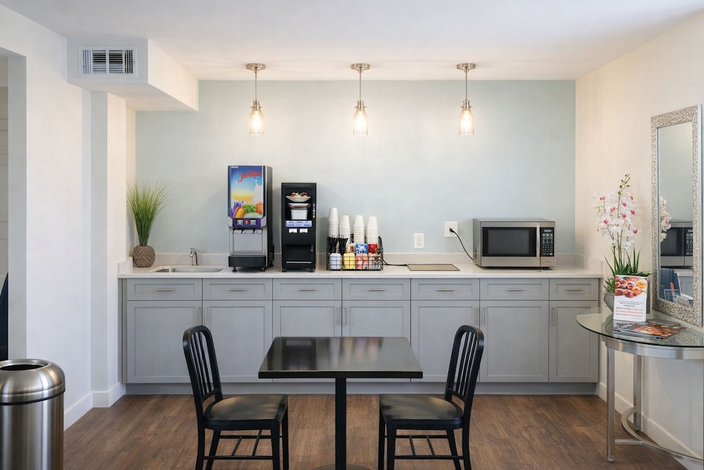Antioch Quarters Inn and Suites 39/54