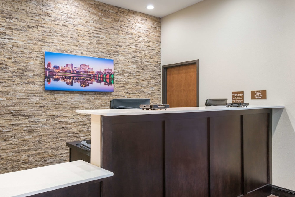 Comfort Inn Suites Harrisburg Hershey West 9/49