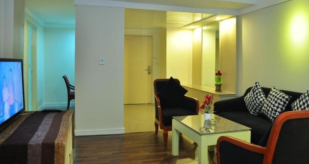 Ton Koon Hotel 30/46