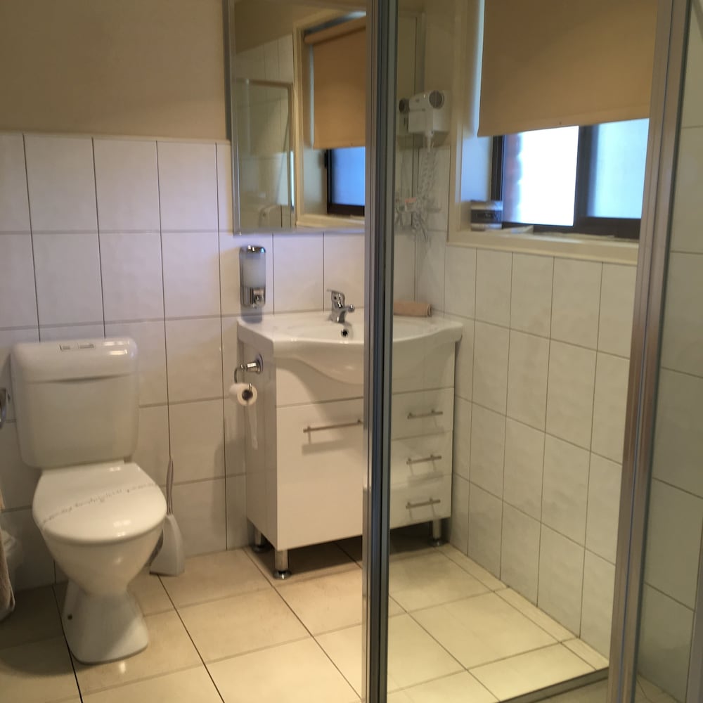 Melton Motor Inn & Apartments 31/32