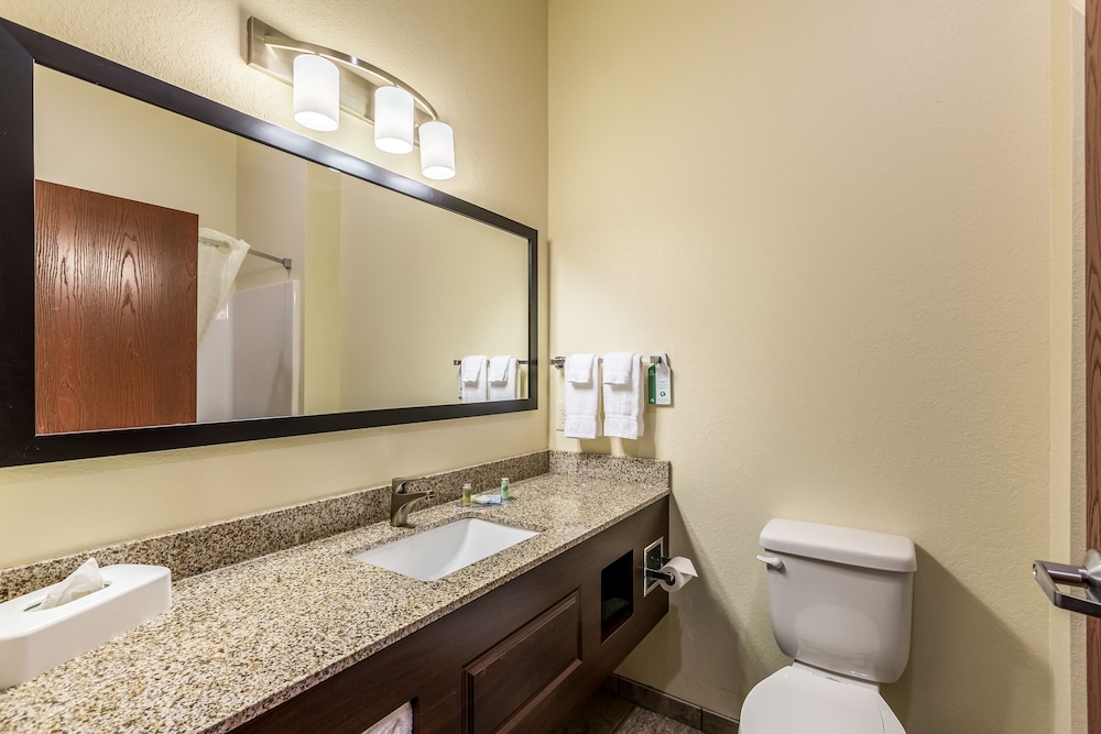Cobblestone Inn & Suites - Fairfield Bay 23/42
