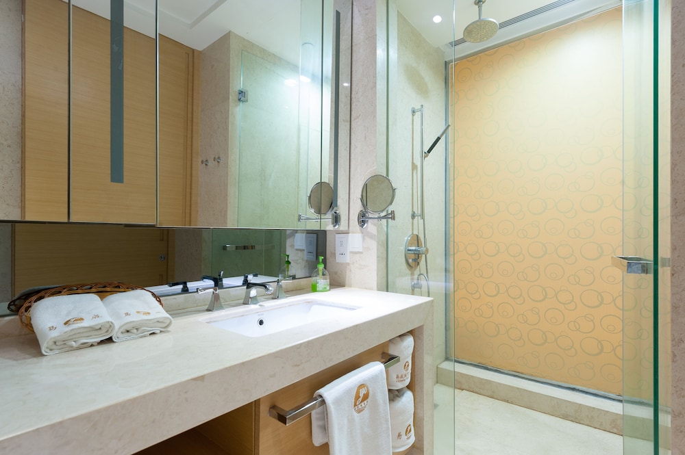 Yicheng Apartment Poly World Center 54/59