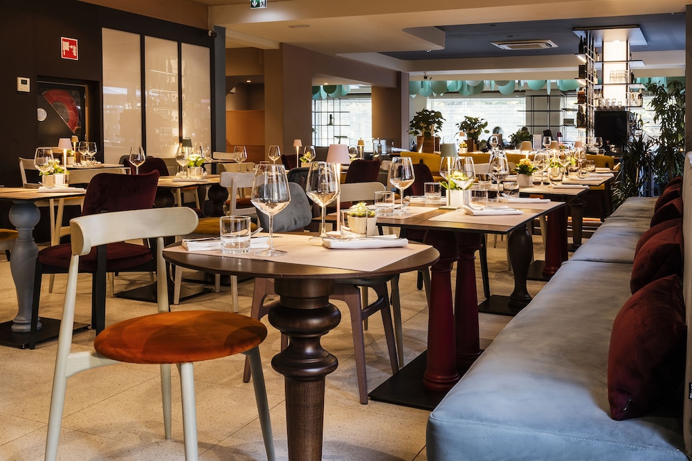 Adesso Hotel 39/50