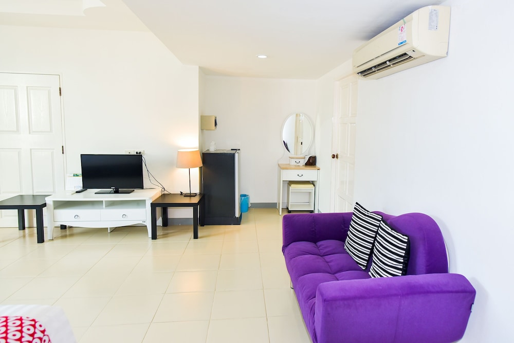 OYO 394 Nana Beach Cha Am 44/55