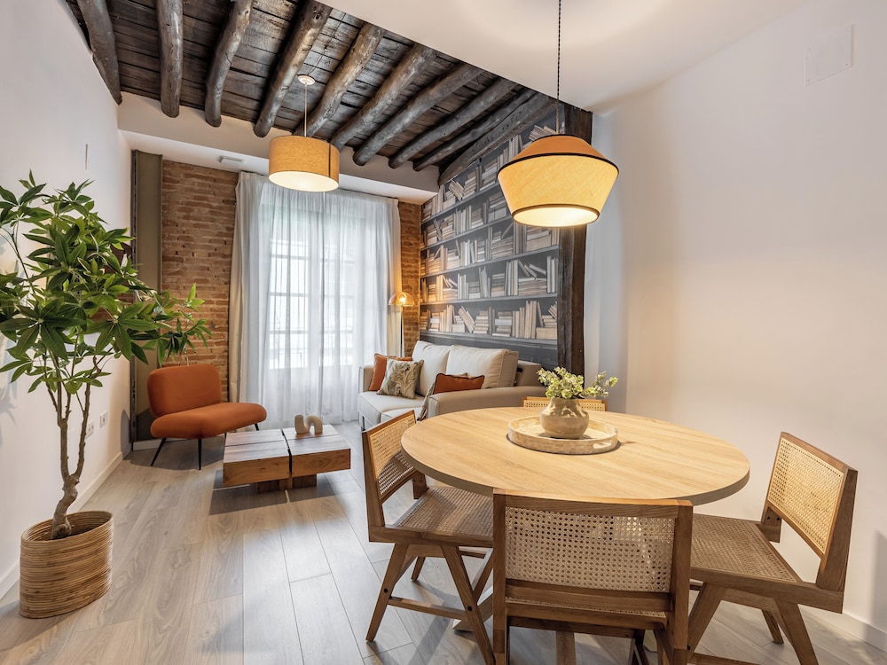 APARTAMENTOS PUERTA ELVIRA SUITES 3000 42/46
