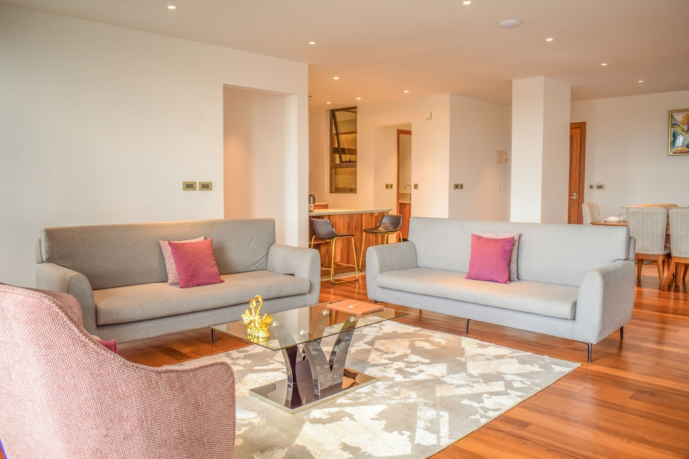 Broadwalk Residency 26/46