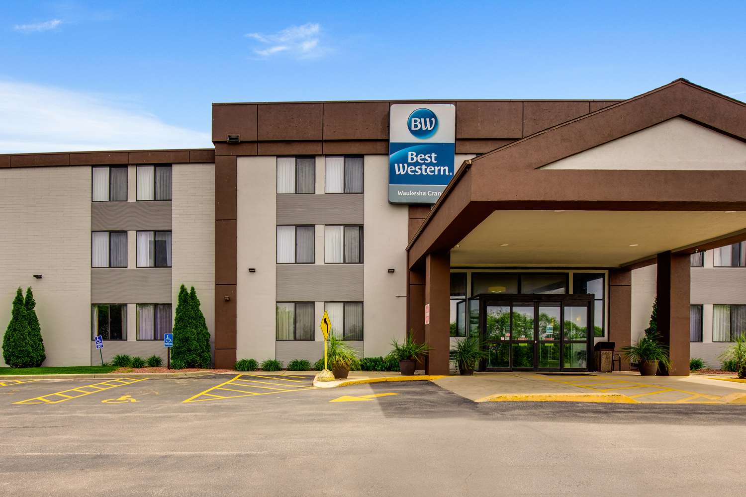Best Western Waukesha Grand in PEWAUKEE - WI