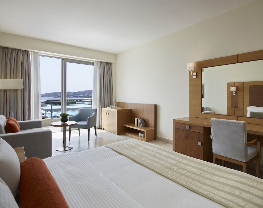 Apollo Blue Hotel 11/50