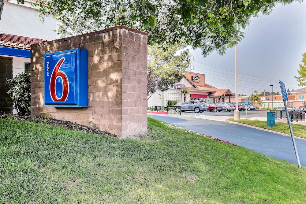 Motel6 Pinole, CA in PINOLE - CA