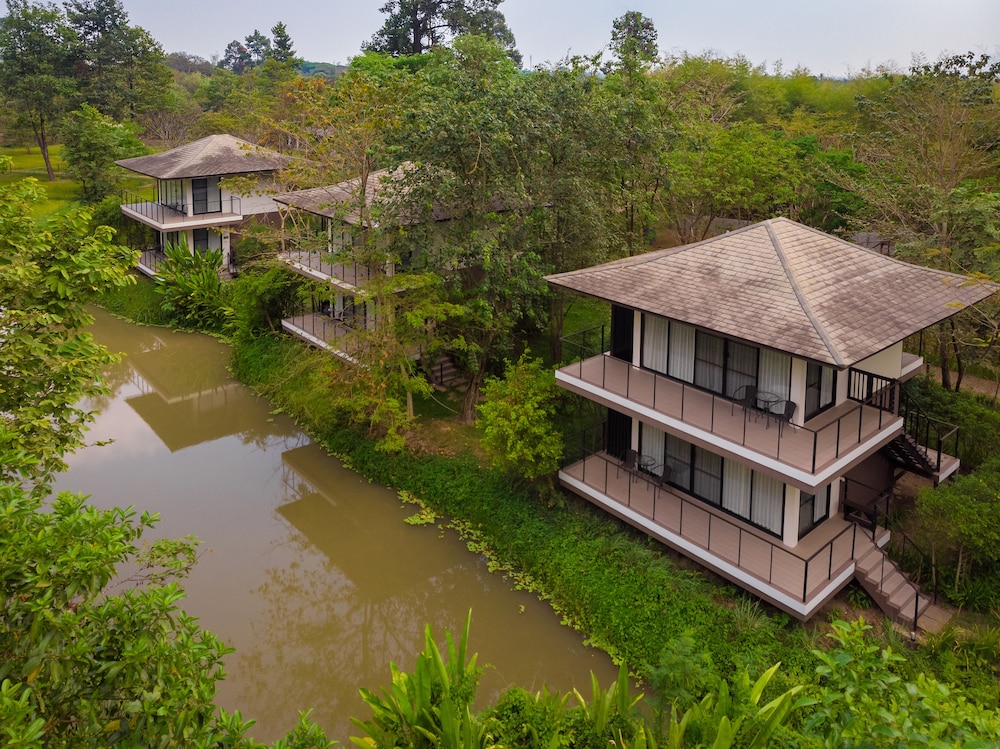 The River Resort 4/50