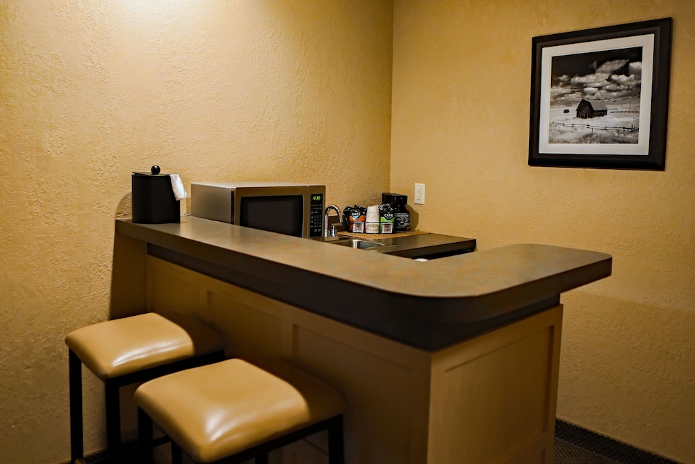 Best Western Plus Heritage Inn 34/36