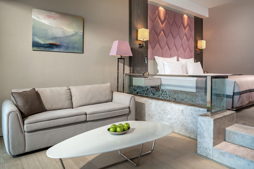 Elexus Hotel Resort & SPA & Casino 20/50