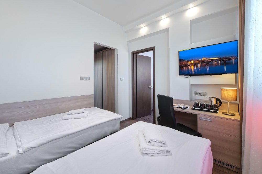 Hotel Aura Design & Garden Pool 11/67