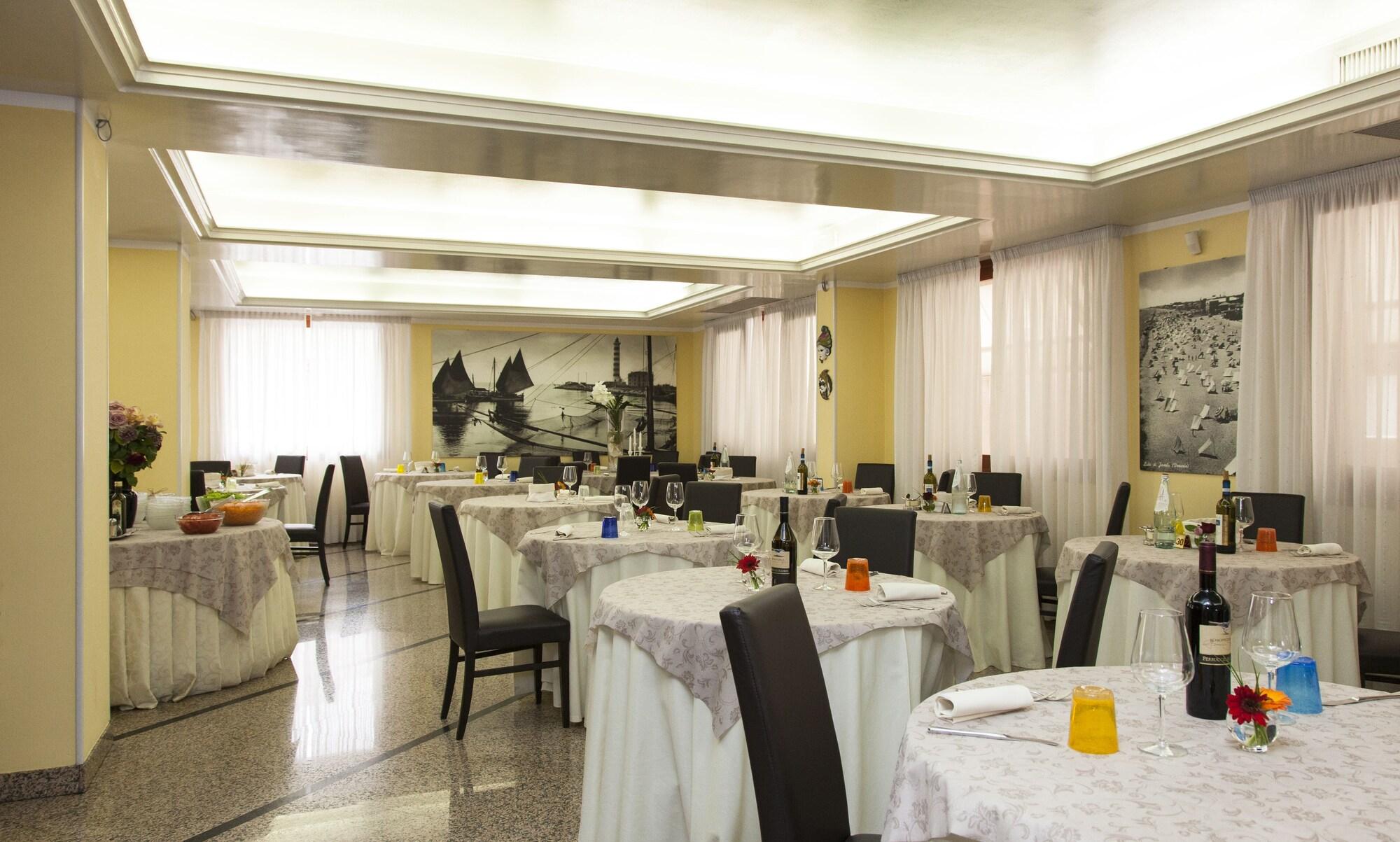 HOTEL VILLA EUGENIA 40/55