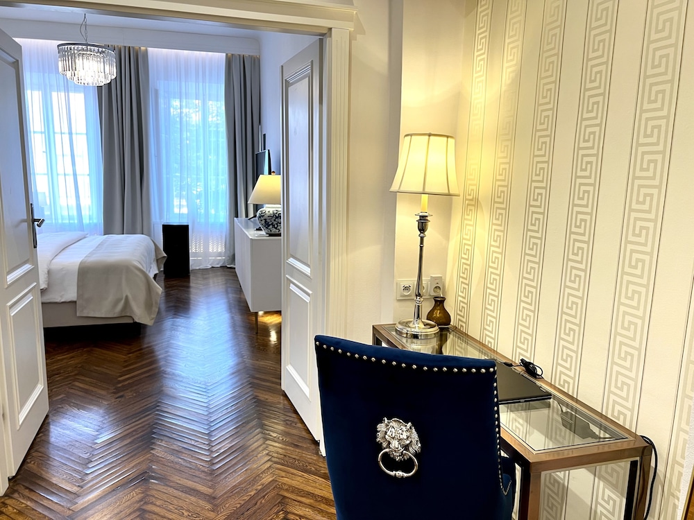 Luxury Collection Mondrian Market Square 25/48